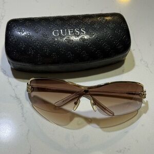 Guess Women's Y2K Vintage 2008 Sunglasses